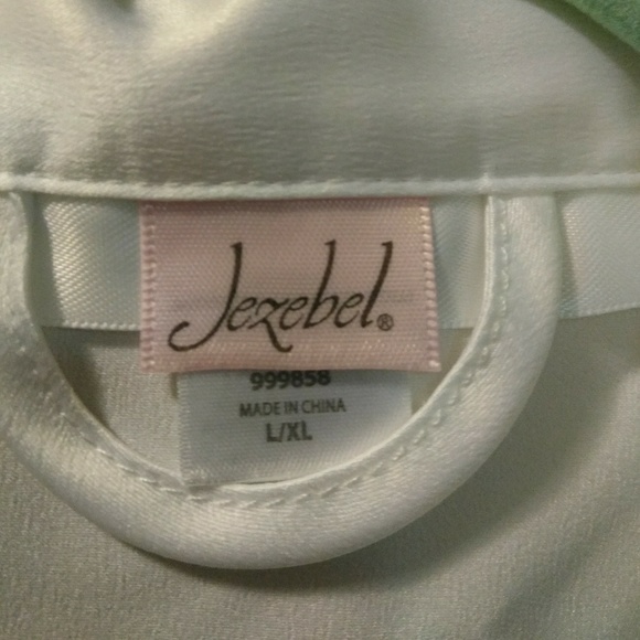 Bridal Robe - Picture 2 of 4